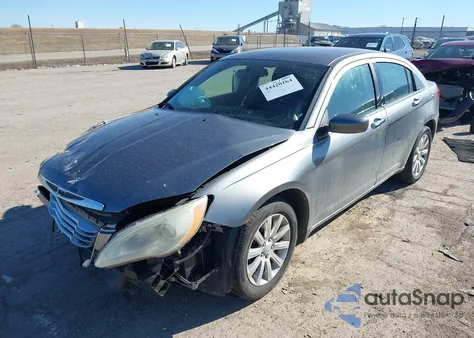 2011 Chrysler 200 z USA, uszkodzony, nr VIN 163BL1FB6BN607304